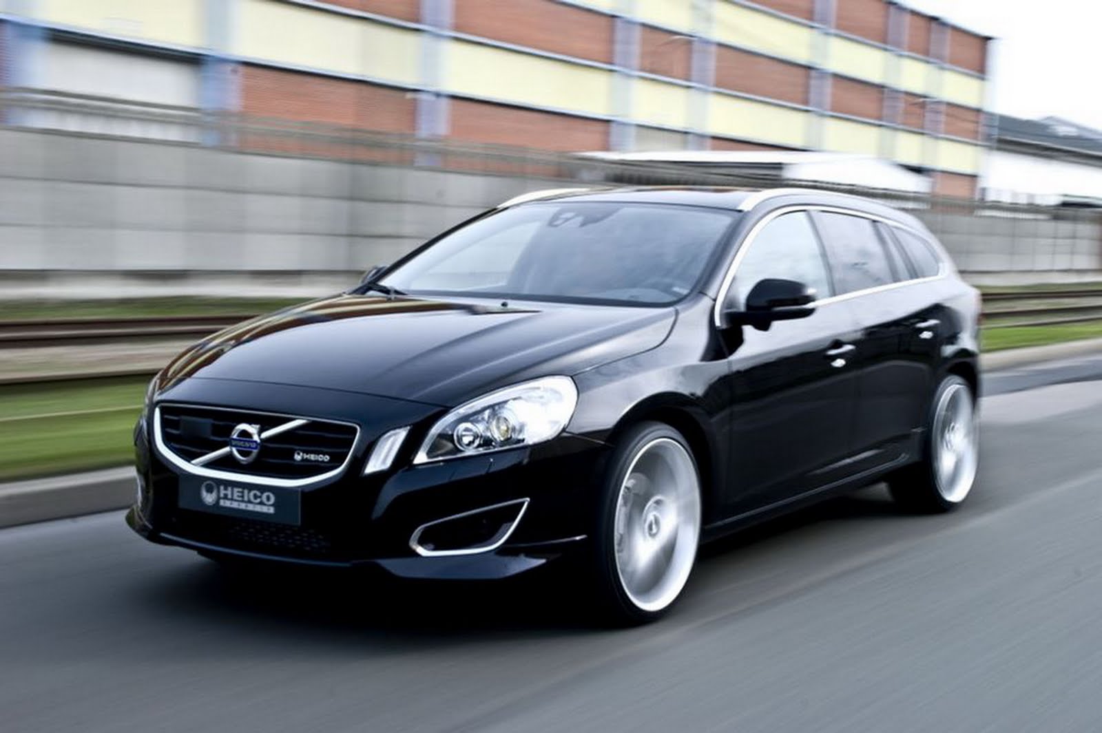 volvo v60 luxury wagon automobile 2011 volvo v60 car inspires from the