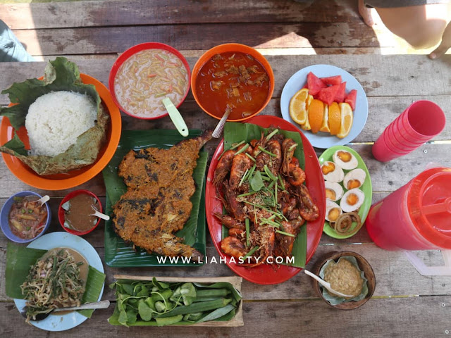 Makan Sambil Mandi Sungai di La Cottage Cafe & Chalet, Kampar, Perak