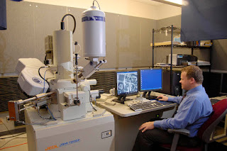 SCANNING ELECTRON MICROSCOPES