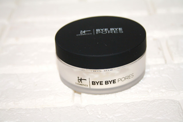 It Cosmetics “Bye Bye Pores” translucent powder - Supersized