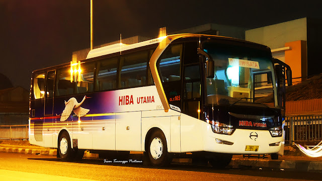 Bus Pariwisata Hiba Utama Legacy SR-1