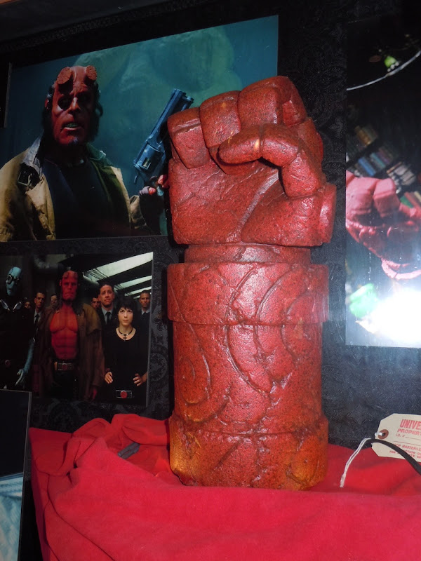 Hellboy red right hand of doom