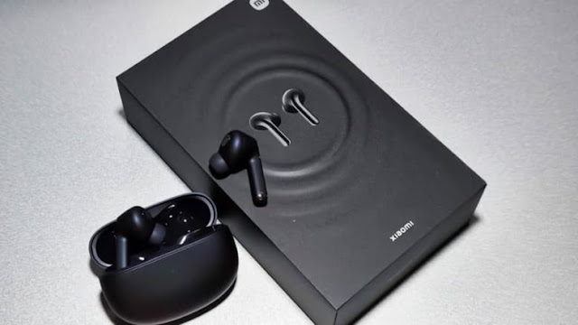 Xiaomi Buds 3T Pro woth packaging