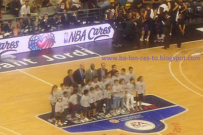 Acto NBA Cares