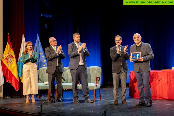 "Lo Divino" recibe la Medalla de la Isla por su 75 aniversario