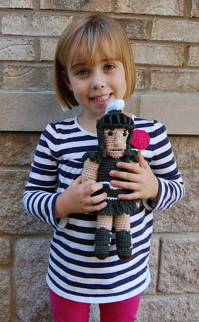 Spartan doll -- free crochet amigurumi pattern