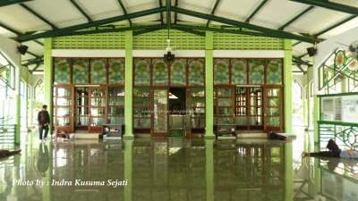 http://www.ejawantahtour.com/2014/08/wisata-rohani-di-masjid-al-itihad-bukit-permai-cibubur-jakarta.html