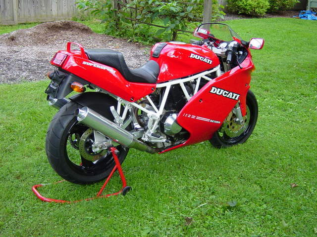 Ducati 900SS Front look