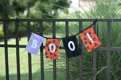 http://tracykuethe.blogspot.com/2009/09/handmade-boo-banner-with-freebie.html