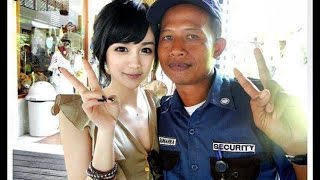 ini pasti mau numpang tanya harus foto bareng dulu