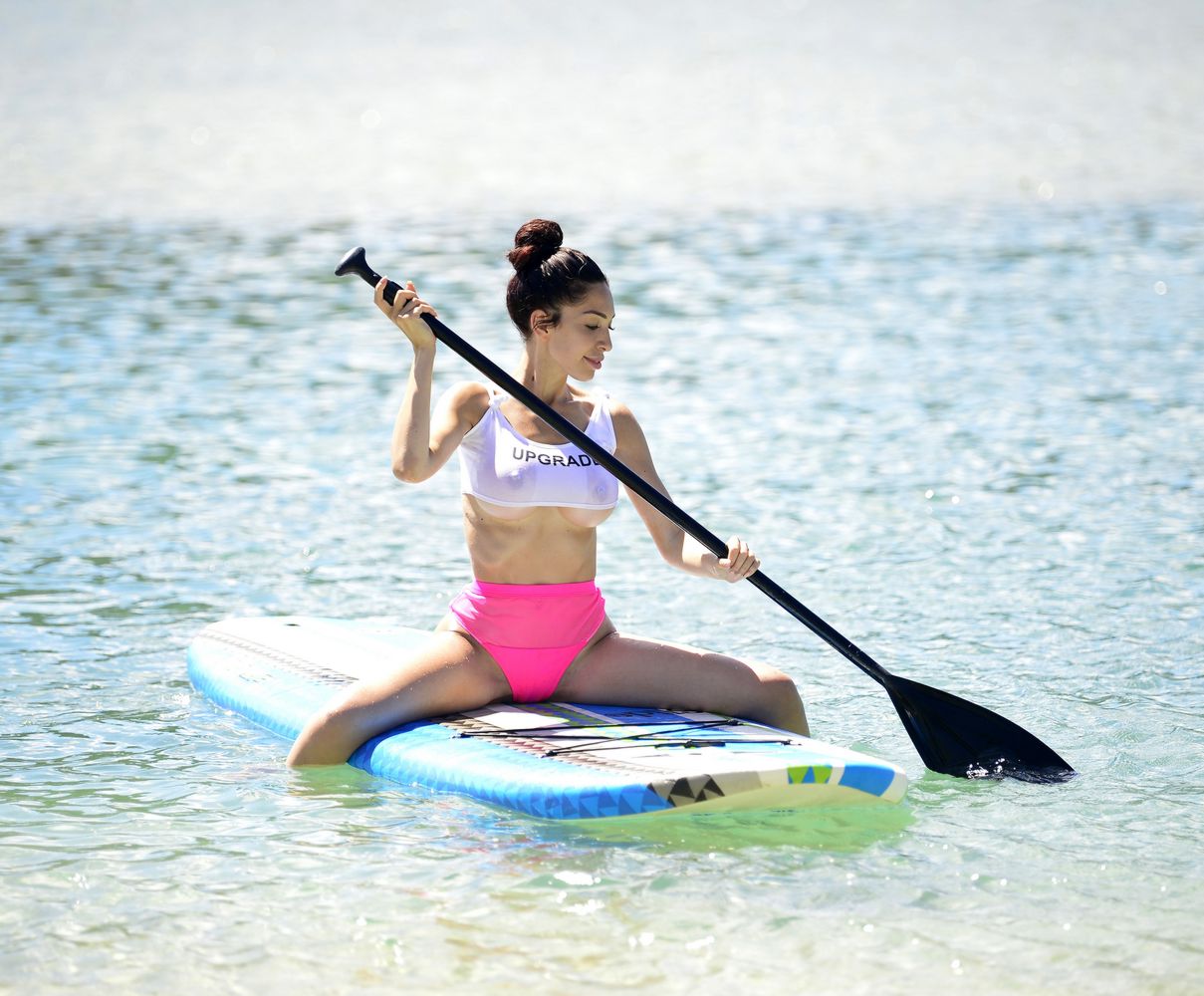 Farrah Abraham goes Paddle-Boarding in a See Through Top!