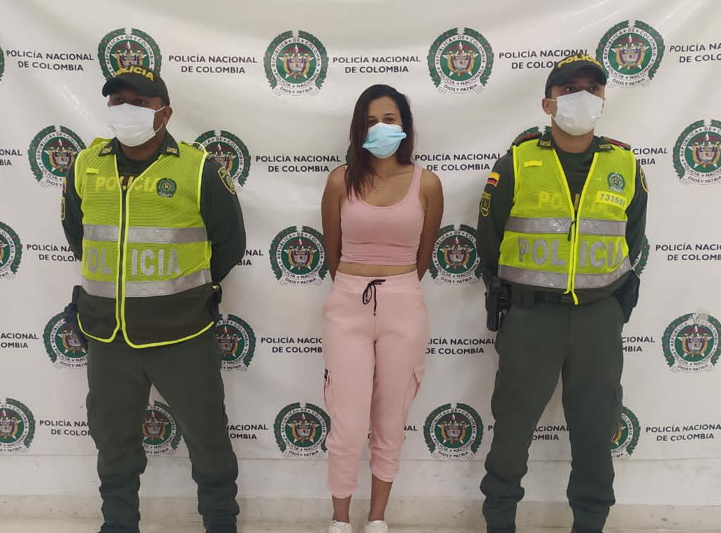 https://www.notasrosas.com/En Riohacha, capturan una ciudadana cuando pretendía ingresar marihuana y drogas sintéticas, a la Estación de Policía