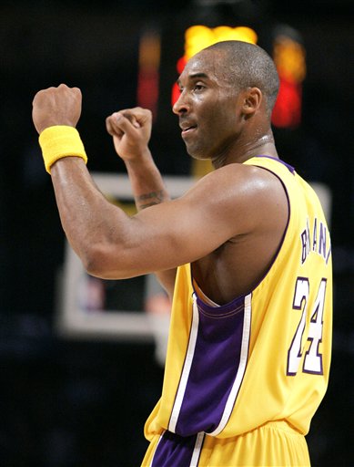 kobe bryant foto. Kobe Bryant Scores 40 Makes