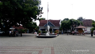 alamat dan lokasi istana gebang blitar jawa timur