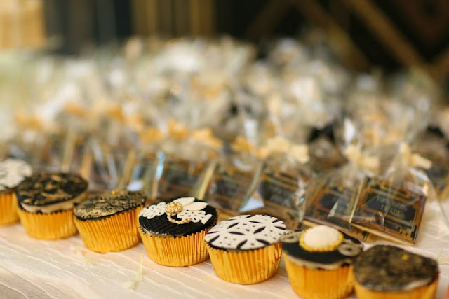 Great Gatsby Themed Wedding Dessert Table Photo