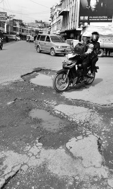 Pak Jokowi, Tolong Kami Warga Medan, Bertahun-Tahun Jalanan Kota Medan Rusak