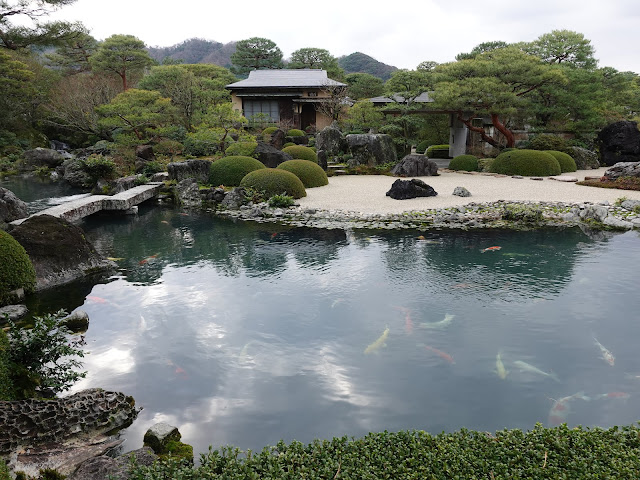 足立美術館の池庭