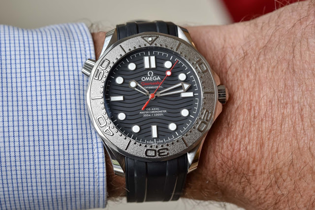 Présentation de la réplique de montre Omega Seamaster Diver 300M Nekton Edition 42 mm