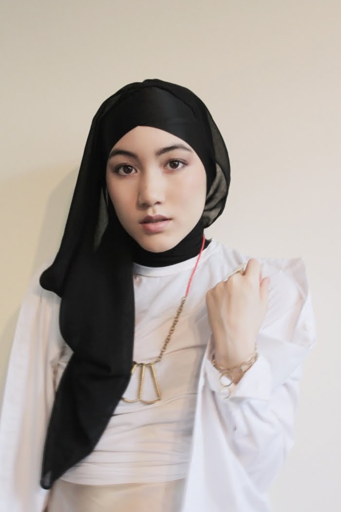 @zurianiyusof: Maysaa Satin Wrap Band Snood