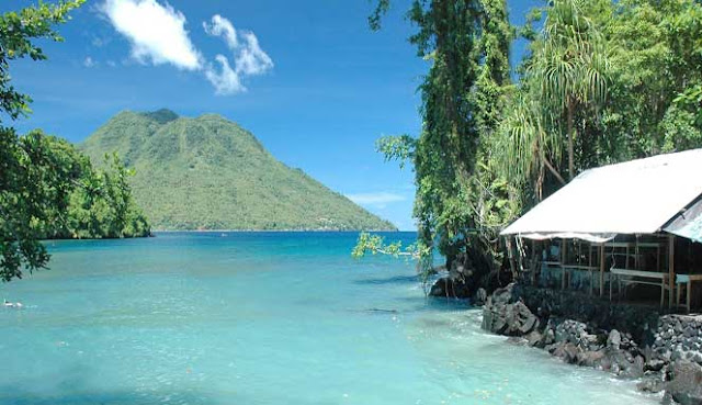 PANTAI AKE SAHU DI TIDORE