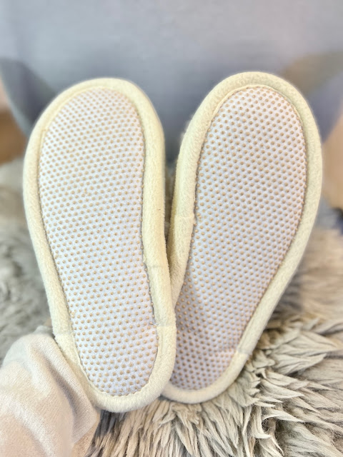 fashion, sheep up etsy, sheep up review etsy, sheepskin slippers made in uk, uk sheepskin slippers, sheepskin mule slippers, sheepskin slippers uk brands, best valentines day gift slippers