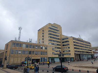 Visitando la Plaza de Bolivar en Tunja, Boyacá