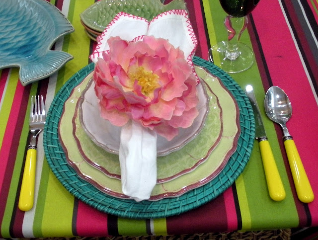 Just look at this beautiful table setting Would you ever guess that these