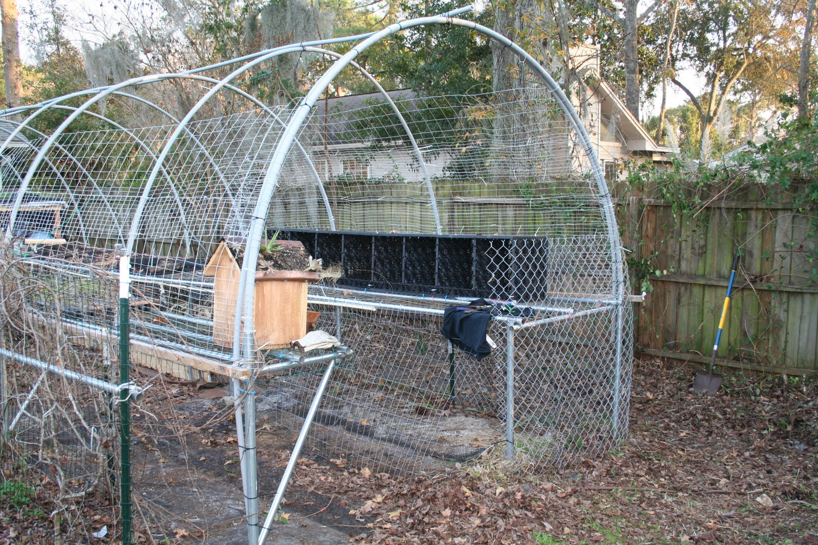 Chcken Coop: Rustic chicken coop plans