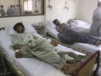 Bombattentat mot vallokal i Pakistan 30 döda