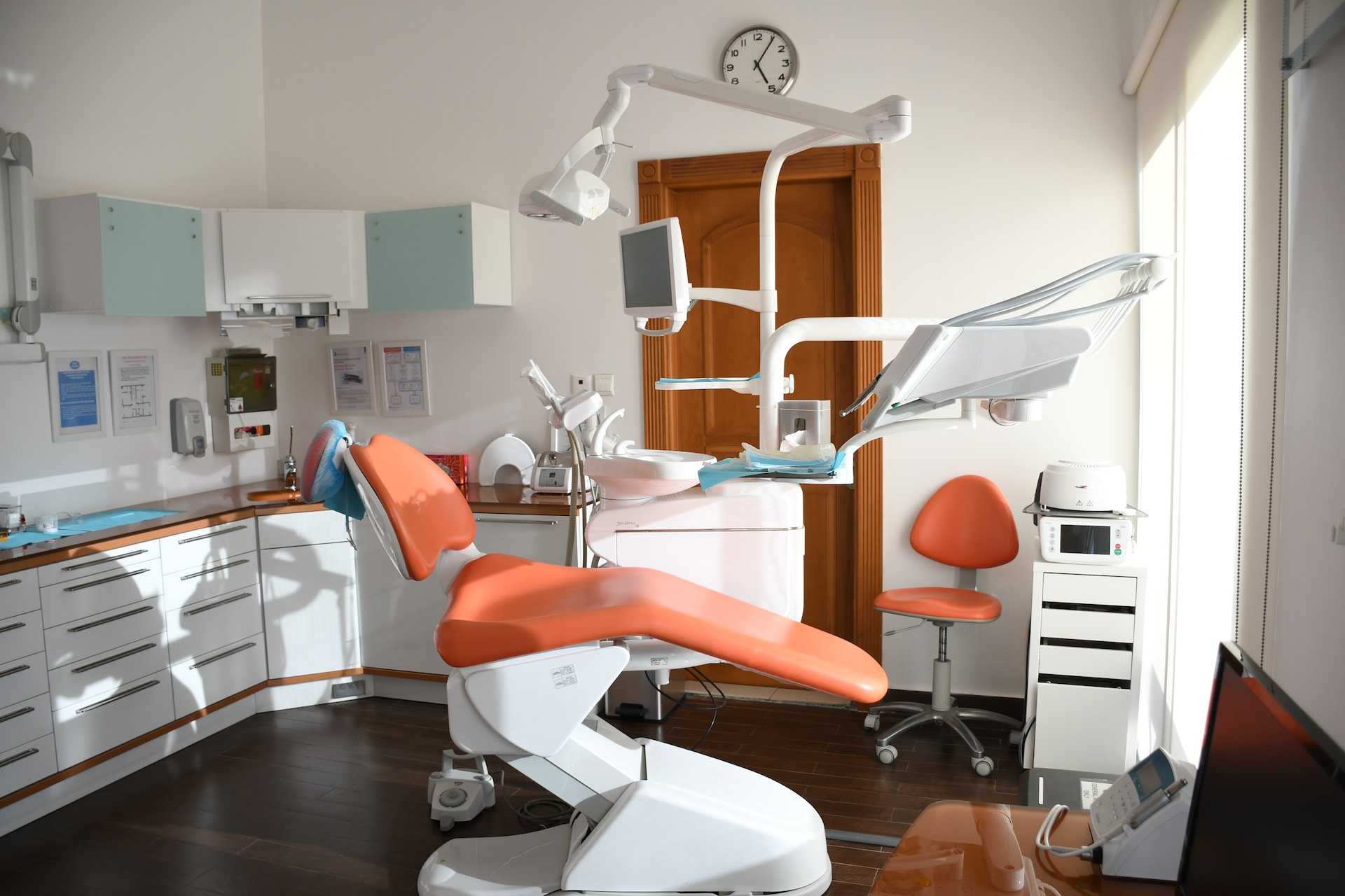 Navigating the Licensing Process for Dentists in Dubai