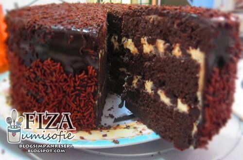 Tempat Fiza Simpan Resepi: Hitam Putih kek Coklat
