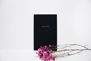 flower-near-black-book