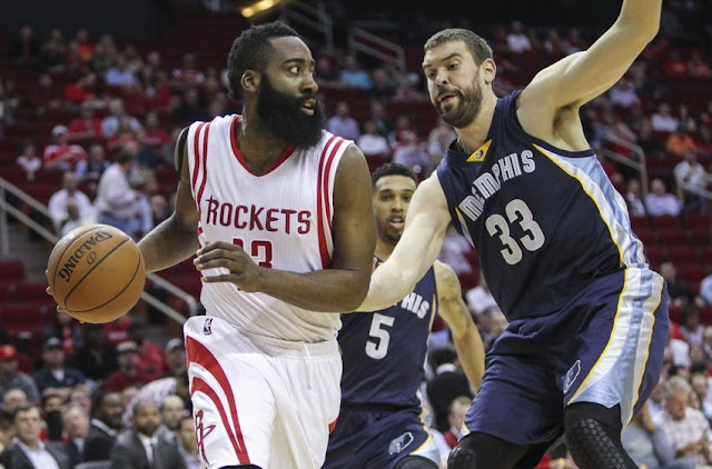 Marc Gasol dépassé par James Harden.