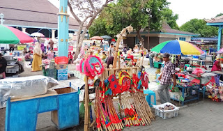 Hukum Halaman Masjid Untuk Area Parkir Dan Berjualan Dalam Islam menurut hukm islam dan pandangan fikih fiqih,hukum jual beli di masjid