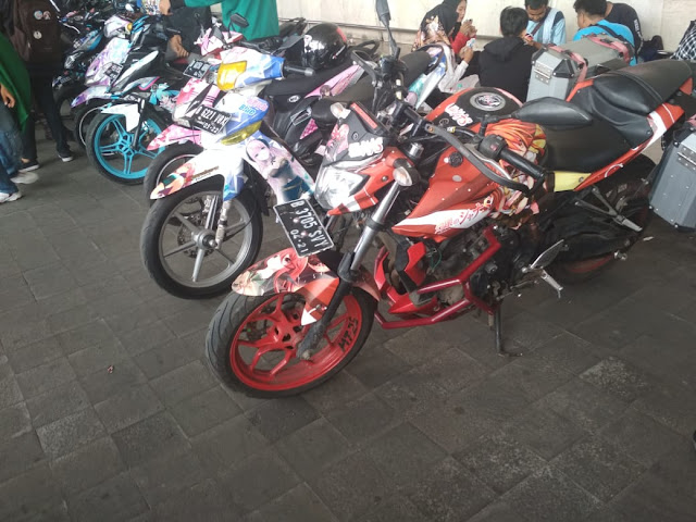 Saya Mencoba Nongkrong Bareng Bersama Komunitas Itasha di Jakarta (Foto)