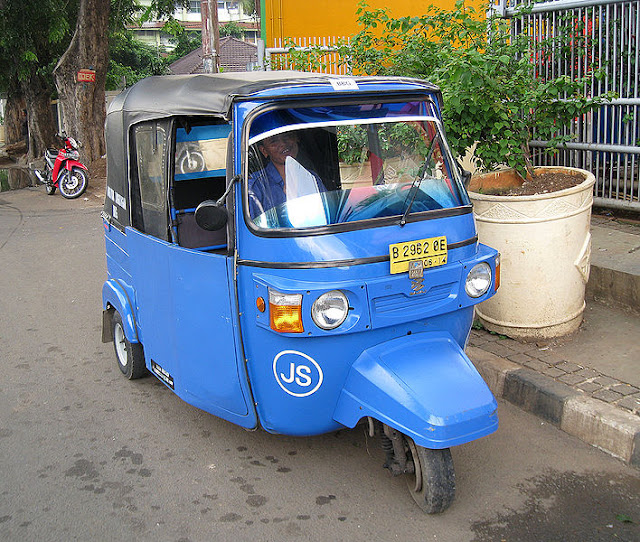 Gambar Kendaraan Roda Tiga Bajaj