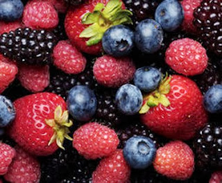 berries salad healthy diet skin weightloss hair