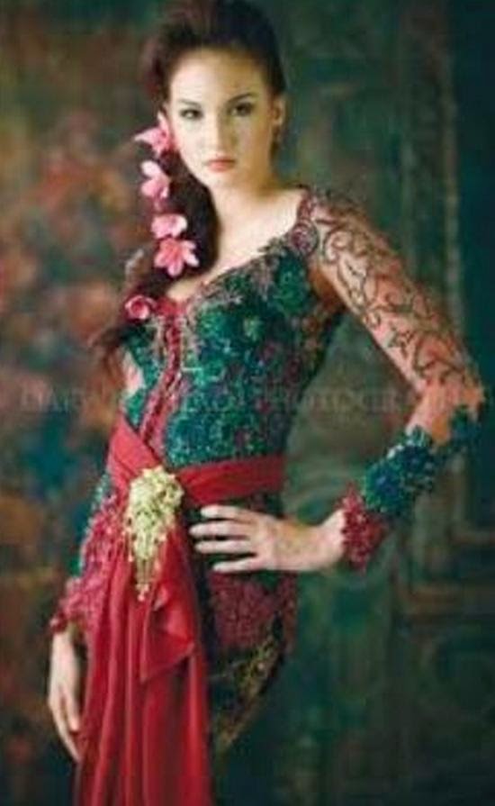 Model rambut  untuk  kebaya  modern