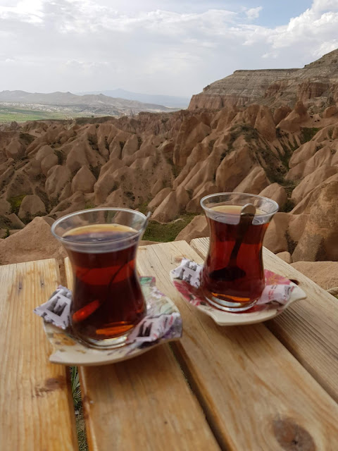 Kizilgukur seyir tepesi-Red/rose valley-Punto panoramico-Té turco-Cappadocia