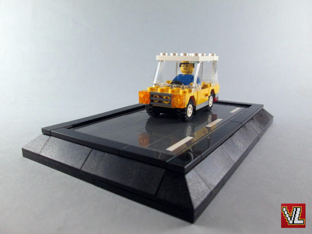 Recriação de pequeno carro LEGO dos finais dos anos 70 e anos 80