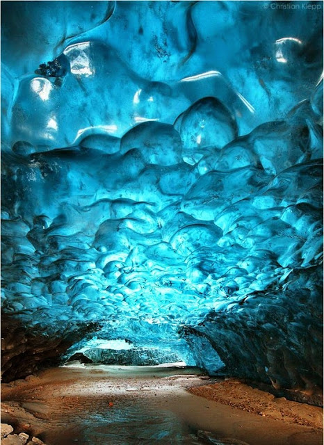 Jaskinia Lodowa w Islandii