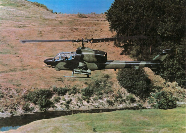 Bell 309 KingCobra color photo