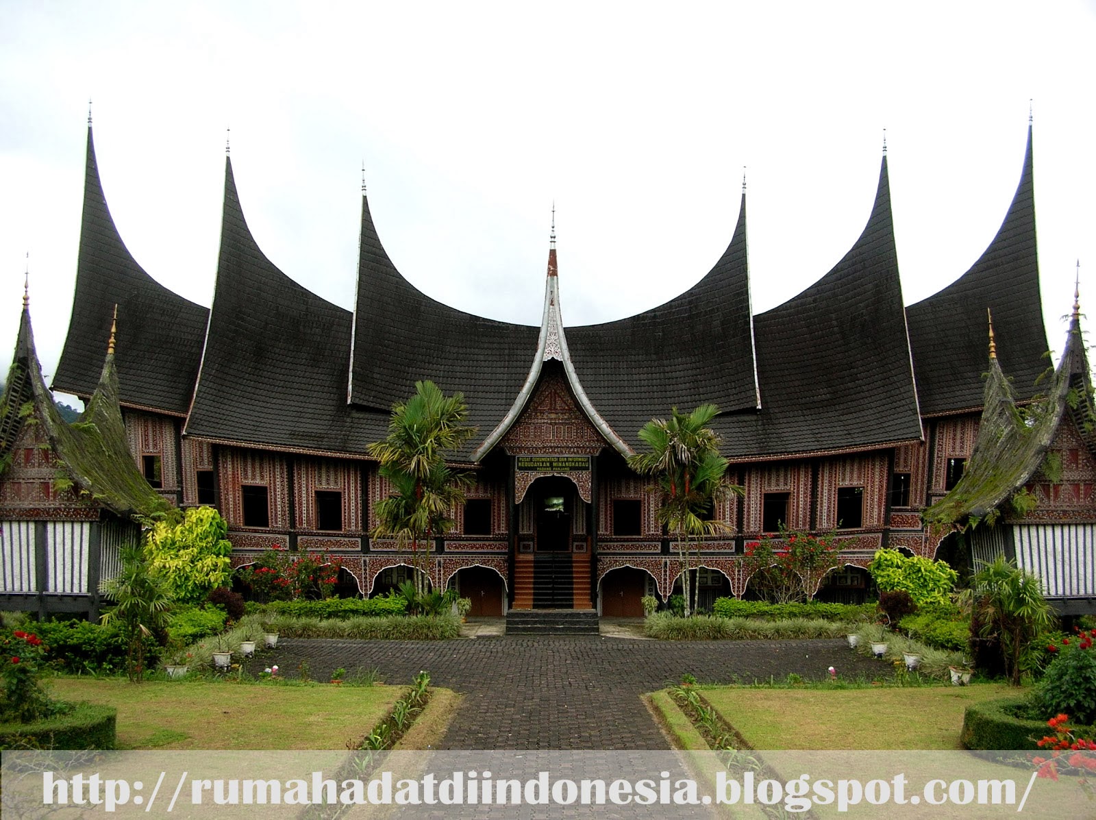Rumah Adat Minangkabau Padang Sumatra Barat Gadang Rumah Adat
