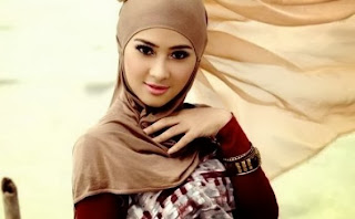 cantik dengan jilbab