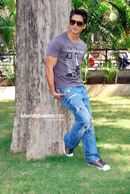 Shahid Kapoor In Chance Pe Dance Images