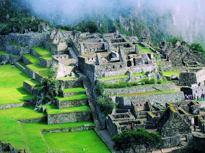 Una hermosa postal de Machu Pichu en Perú (Ruinas)