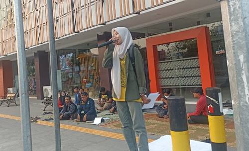 Skandal Dana Hibah Pendidikan: Puluhan Mahasiswa Kembali Serukan Ngawi Darurat Korupsi