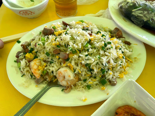 Lamma Rainbow Seafood Restaurant (南丫天虹海鮮酒家) - Rainbow special fried rice (天虹炒飯)