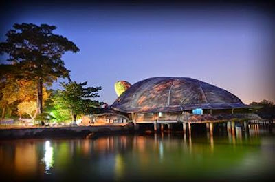 keindahan pantai kartini jepara