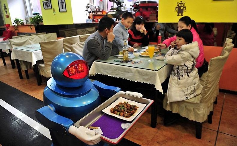 robot-restaurant-3 robot-restaurant-3